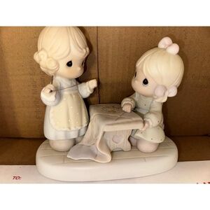 Precious Moments Friends Are Forever sew bee it Porcelain‎ Figurine